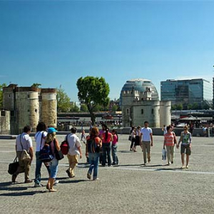 Londyn. Deptak Tower Hill.